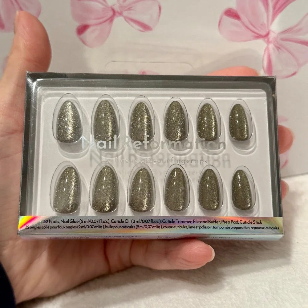 Nail Reformation Confidence at Your Fingertips 32 Piece‎ Press On Nails Glitter
